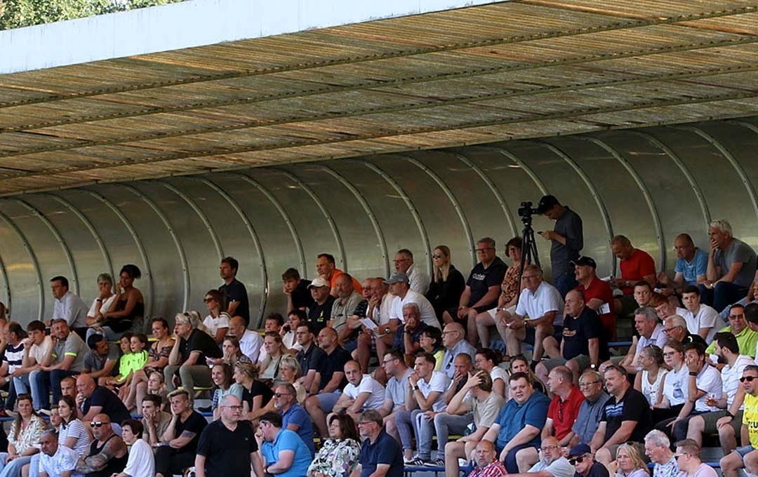 Supporters op de tribune